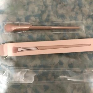 fenty beauty 200 all over eyeshadow brush